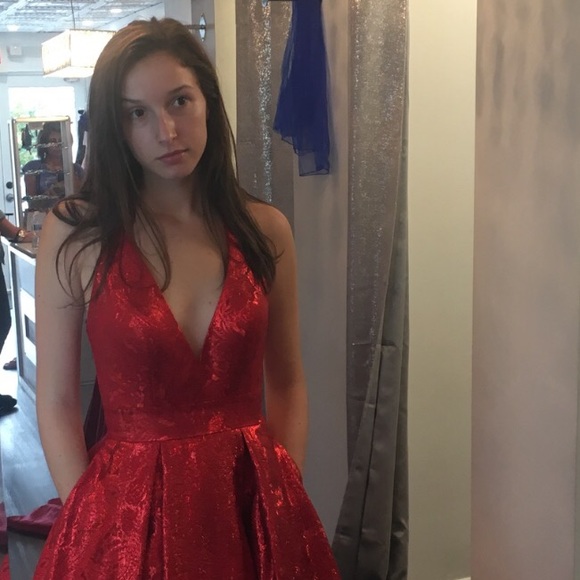 Meet your Posher, Tess - Picture 2 of 3